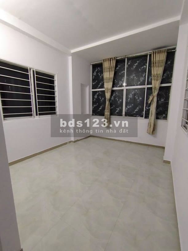 Nhà Quận 10, HXH đỗ cửa, 4 tầng BTCT, ở và cho thuê. 28m2 chỉ 5.6 tỷ TL