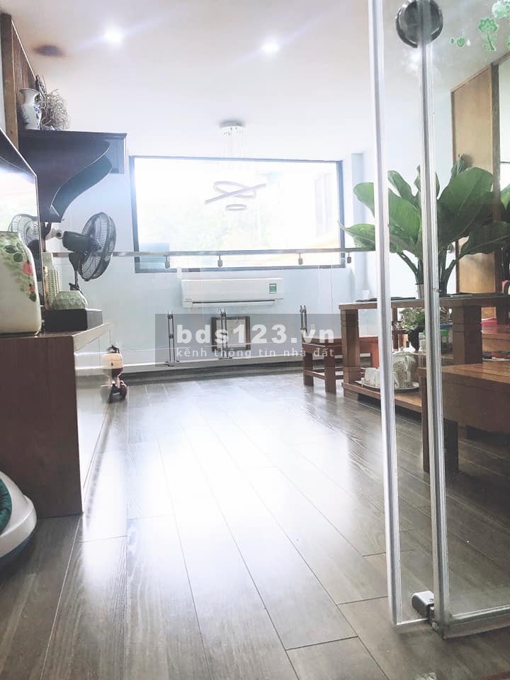 Bán nhà Thanh Lân tặng full nội thất, ngõ đỗ ô tô, dt 30m2, giá 2.85 tỷ