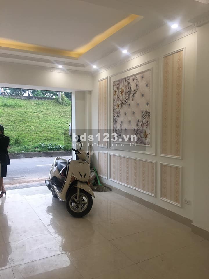 Bán nhà mặt phố đường Lâm Du Bồ Đề dt 60m2, 6 tầng, giá 9,8 tỷ