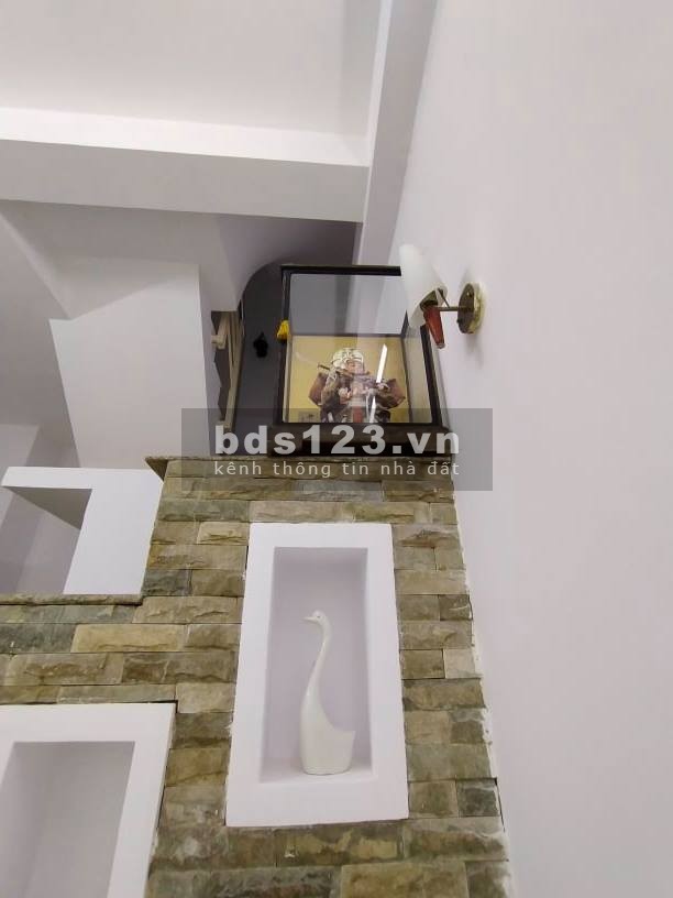 Nhà Quận 10, HXH đỗ cửa, 4 tầng BTCT, ở và cho thuê. 28m2 chỉ 5.6 tỷ TL