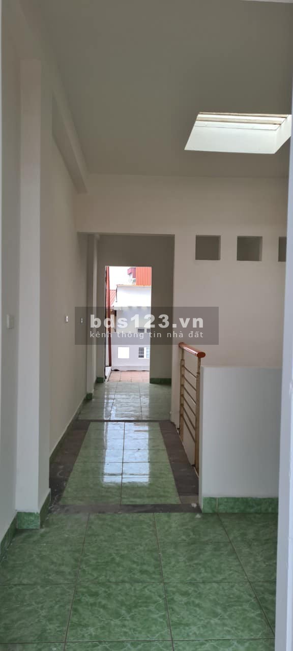 Nhà Hoàng Hoa Thám phân lô ô tô đỗ cửa ngõ thông khắp nơi, giá 5.9 tỷ