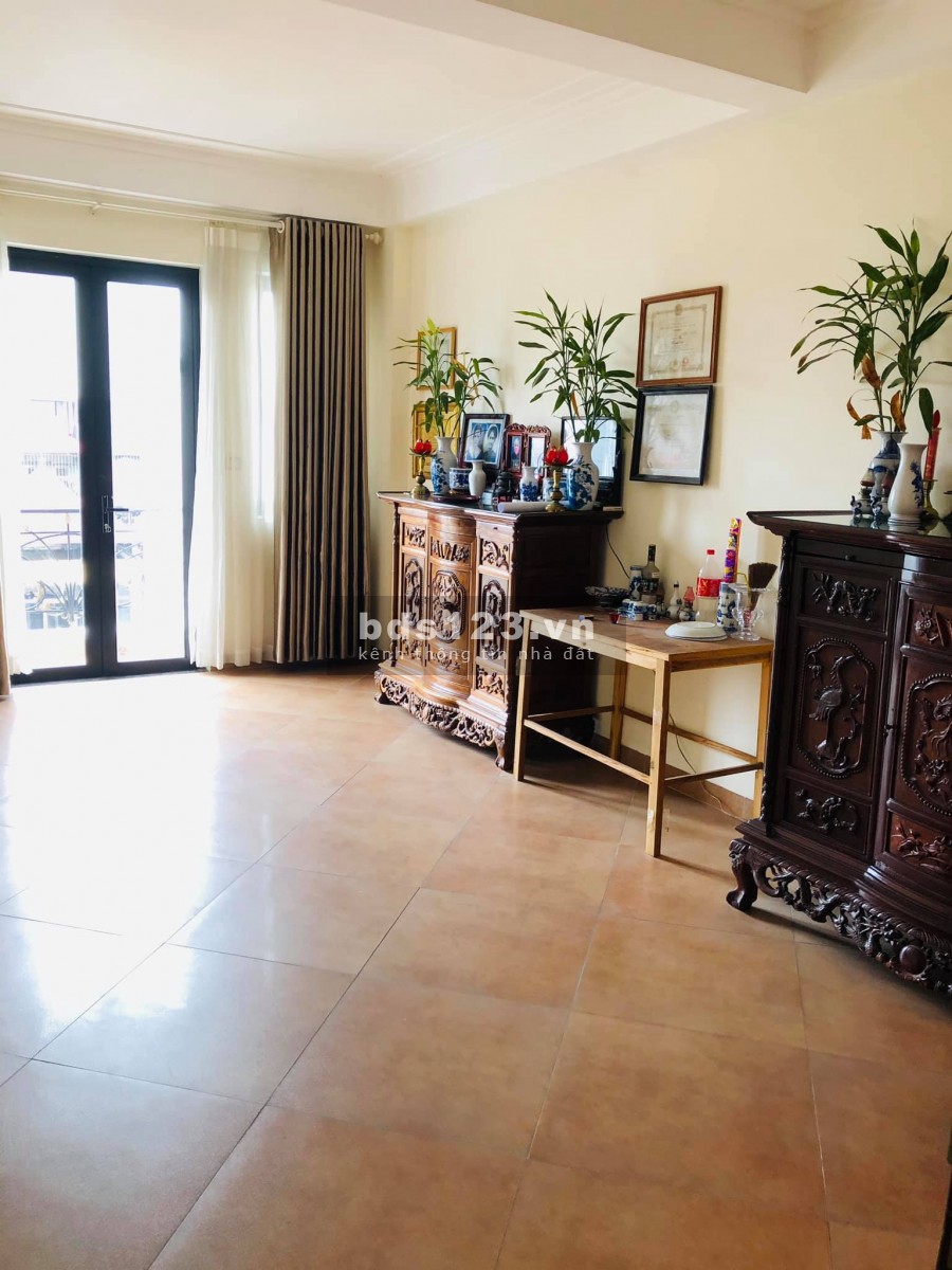 Nhà thiết kế thang máy nhận, gara ô tô tránh nhau, nội thất…