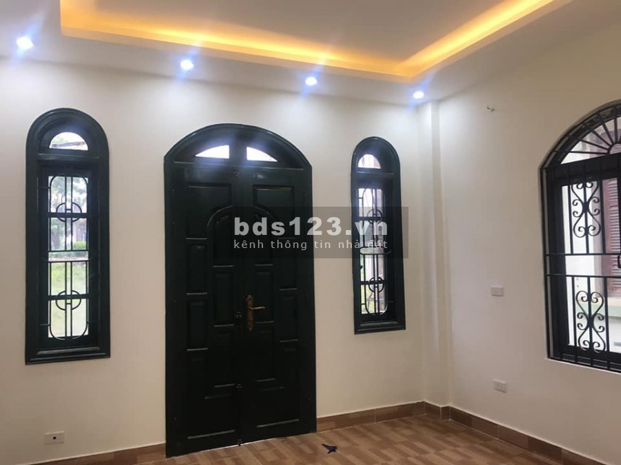 Bán nhà mặt phố đường Lâm Du Bồ Đề dt 60m2, 6 tầng, giá 9,8 tỷ