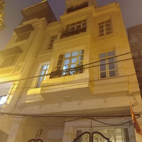 Nhà Mẽ Trì, khu phân ô tô tô tránh, thang máy, thiết kế sang trọng tỉ mỉ