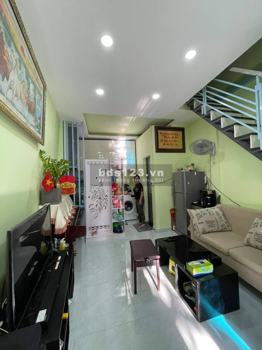 Hẻm 3m tới nhà ngay ngã tư Hàng Xanh chủ mới giảm giá còn 2.9 tỷ