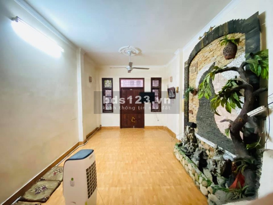 Bán Nhà Trung Kính 55m 5T, MT 4m, Chỉ 6.5 Tỷ.