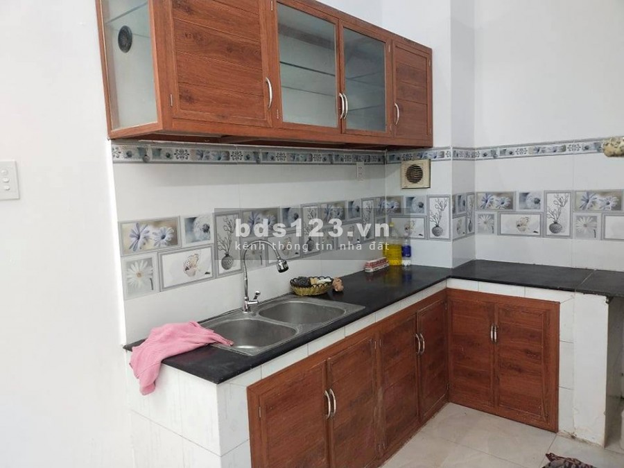 Nhà Quận 10, HXH đỗ cửa, 4 tầng BTCT, ở và cho thuê. 28m2 chỉ 5.6 tỷ TL