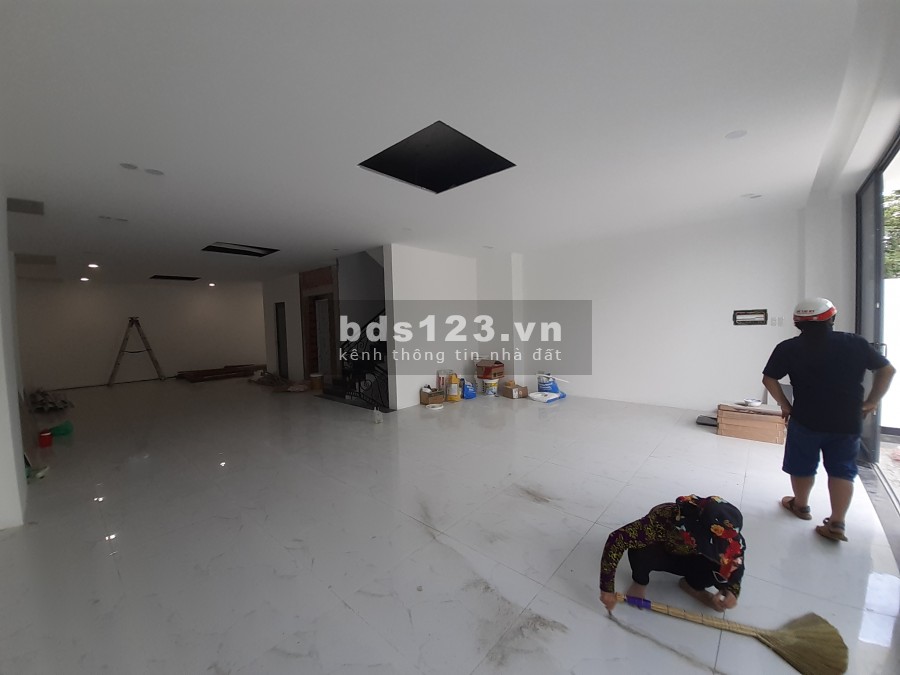 Cho thuê Nhà văn phòng, dt 668m2 hầm 5 Lầu Trần Não Bình An Quận 2