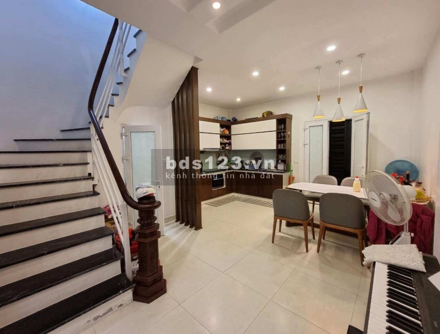 Nhà Tứ Liên, hai thoáng, Gara, thang máy, quận Tây Hồ, 60m2, hơn 10 tỷ