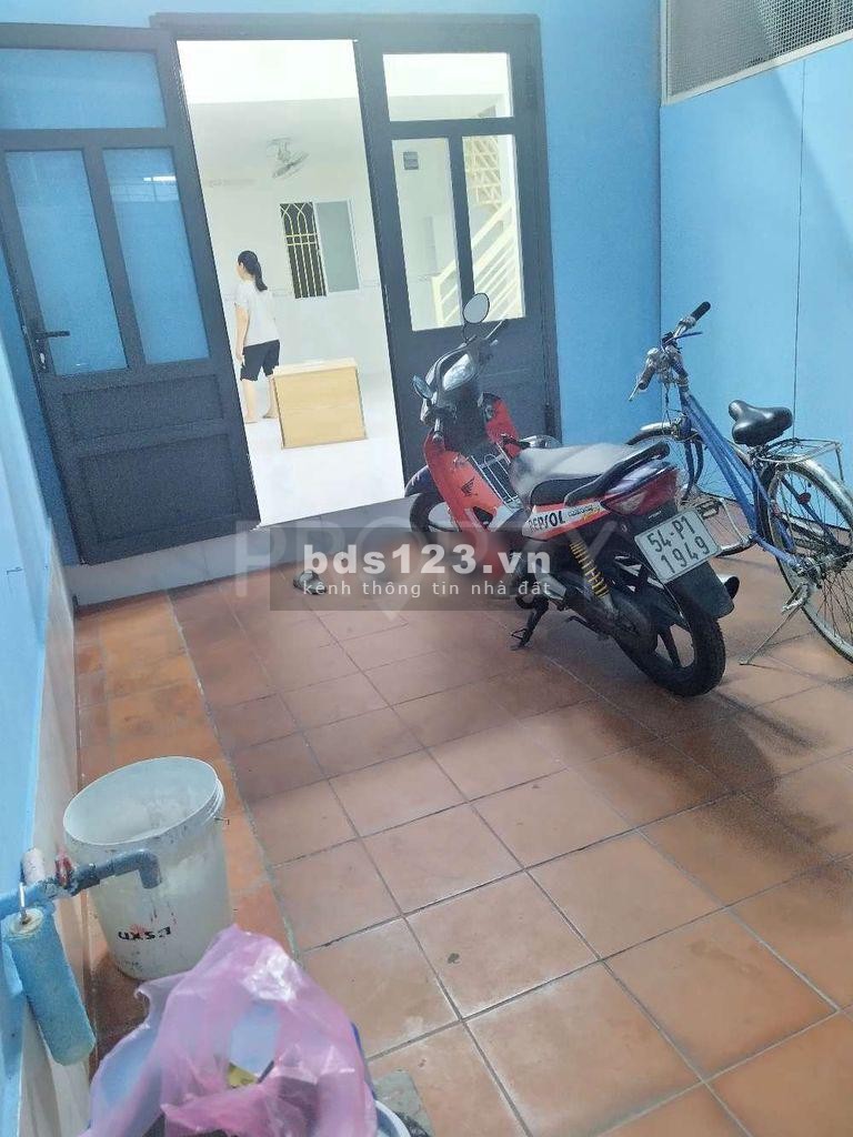 Nhà sát mặt tiền Cửu Long, sân bay, 5.4x16, 3pn, chỉ 15 triệu, 0938.764.277