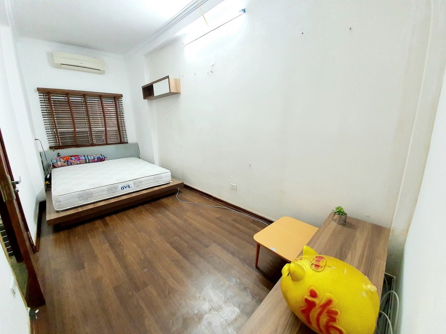 Bán nhà 5 tầng 40m2 tặng toàn bộ nội thất tại đường Láng, Đống Đa, HN