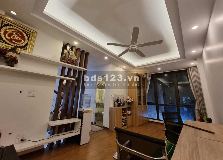 Nhà Tứ Liên, hai thoáng, Gara, thang máy, quận Tây Hồ, 60m2, hơn 10 tỷ