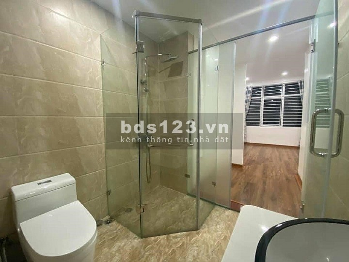 Bán nhà hạ giá sốc, bán nhà phố Ái Mộ, ở sướng, dt 44m2, 5 tầng giá 3 tỷ