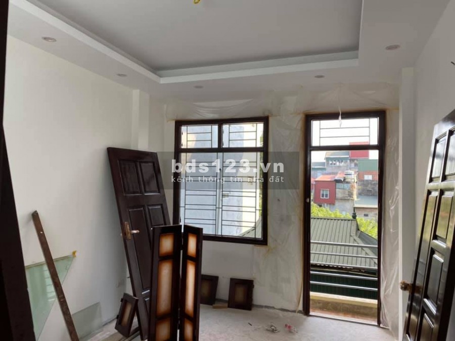 Bán nhà Hoàng Mai, 46m2 x 5 Tầng x MT 3.6m, 20m ô tô tránh, Gần Phố, sổ đỏ chính chủ