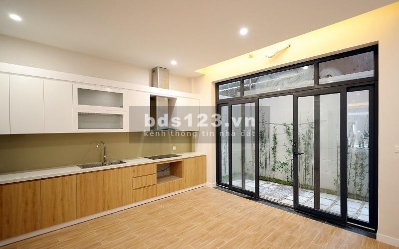 Cho thuê nhà liền kề 105m2 x5 tầng có thang máy 67A Trương Định ngay ngã 4 Bạch Mai
