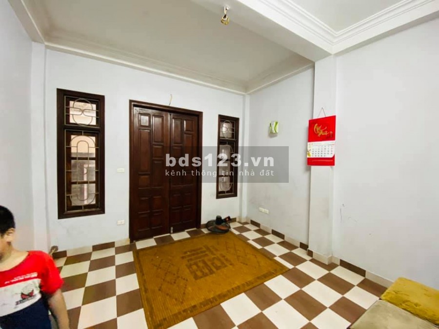 Bán Nhà Trung Kính 55m 5T, MT 4m, Chỉ 6.5 Tỷ.