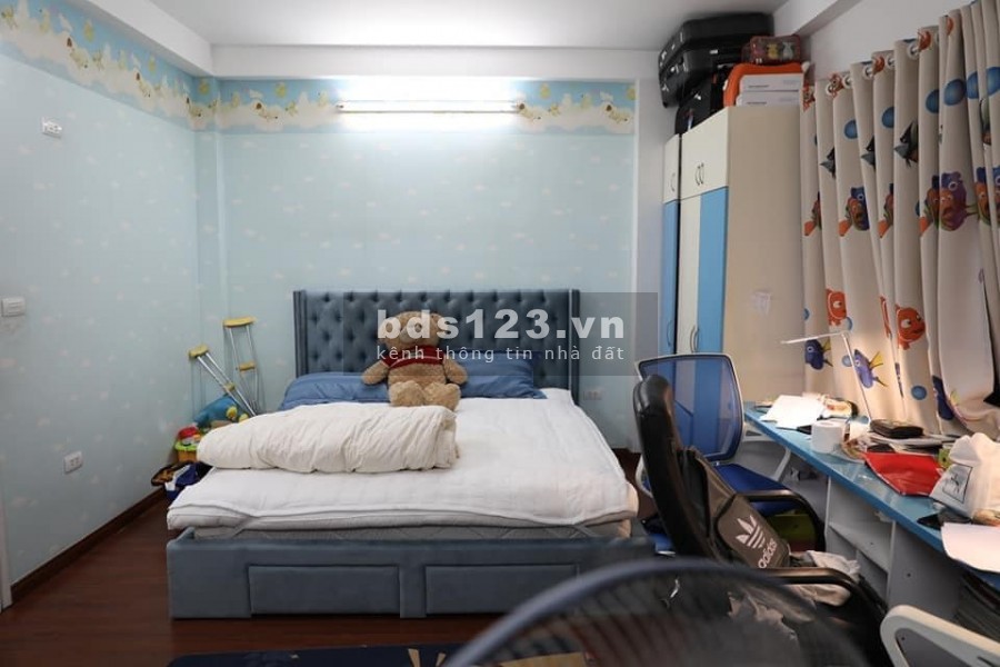 Bán nhà Nguyễn Văn Cừ 52m2 KD ô tô qua cửa, nhà đẹp, ở ngay, tặng nội thất, giá 3.85 tỷ