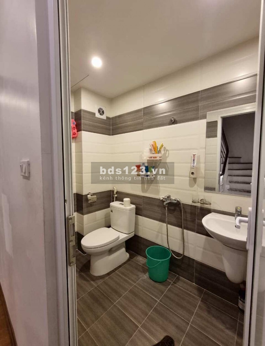 Nhà Tứ Liên, hai thoáng, Gara, thang máy, quận Tây Hồ, 60m2, hơn 10 tỷ