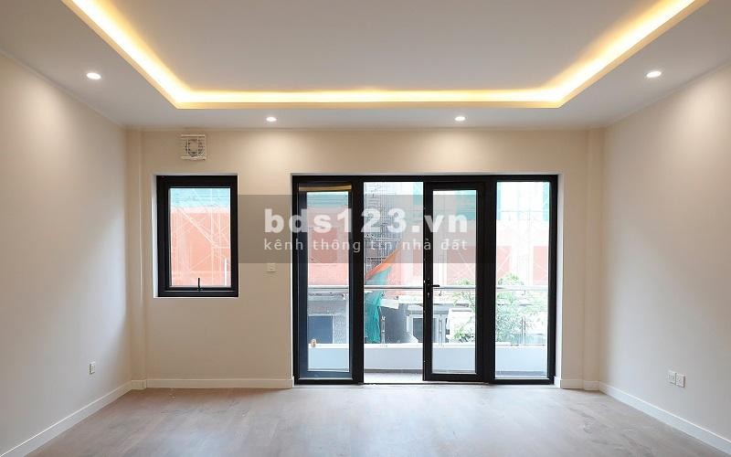 Cho thuê nhà liền kề 105m2 x5 tầng có thang máy 67A Trương Định ngay ngã 4 Bạch Mai