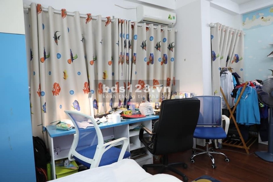 Bán nhà Nguyễn Văn Cừ 52m2 KD ô tô qua cửa, nhà đẹp, ở ngay, tặng nội thất, giá 3.85 tỷ