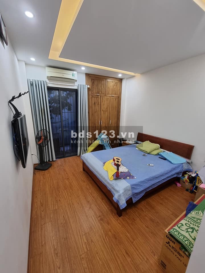 Bán gấp nhà Trung Văn dt 65m2, view hồ mt 3.8m, ô tô vào tận gara giá 8.5 tỷ