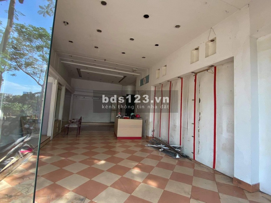 Mặt bằng ngay Đầu Vũ Tông Phan, 2 tầng hơn 200m2, mt 8,5m, Giá 35 triệu