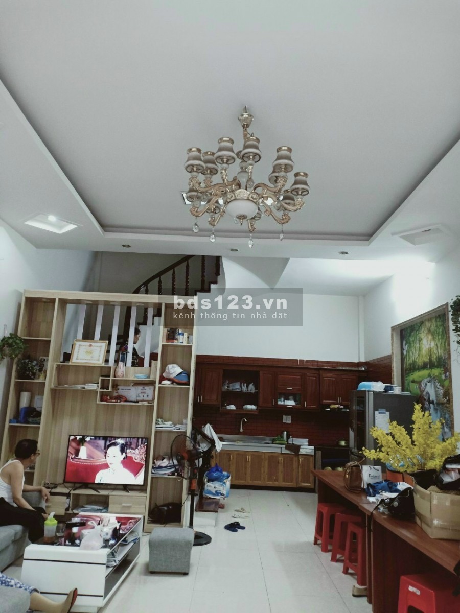 Bán nhà mặt phố Quyết Thắng, ph Bình Hàn, TP HD, 62m2, mt 5.94m, 3 tầng, 4 ngủ, KD tốt