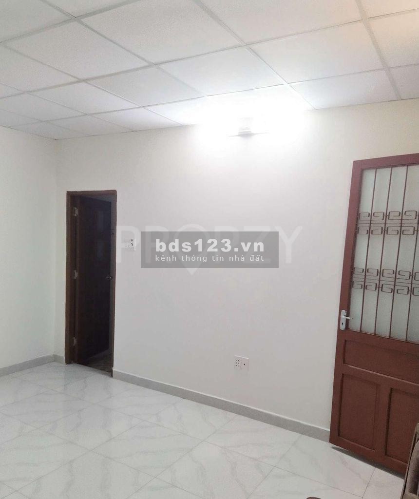 Nhà sát mặt tiền Cửu Long, sân bay, 5.4x16, 3pn, chỉ 15 triệu, 0938.764.277