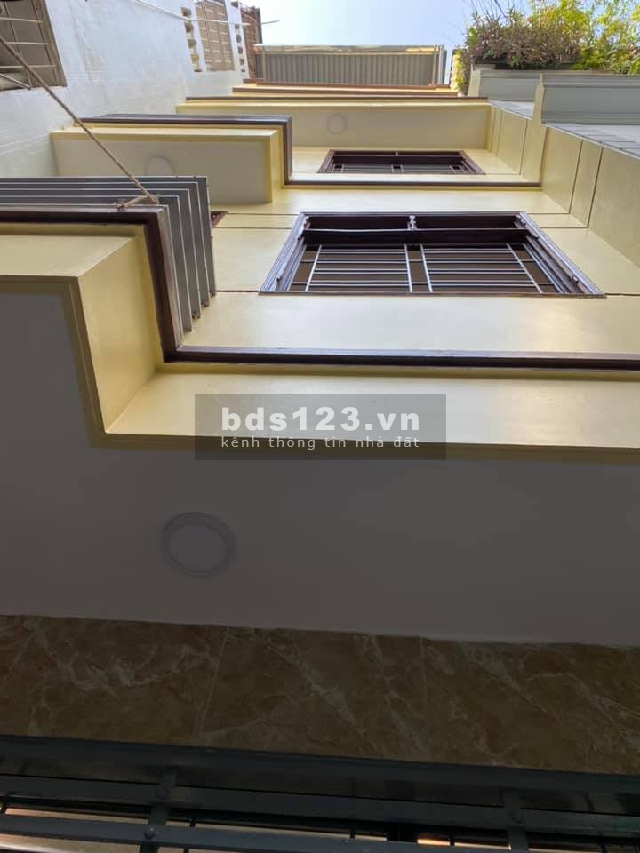 Bán nhà Hoàng Mai, 46m2 x 5 Tầng x MT 3.6m, 20m ô tô tránh, Gần Phố, sổ đỏ chính chủ