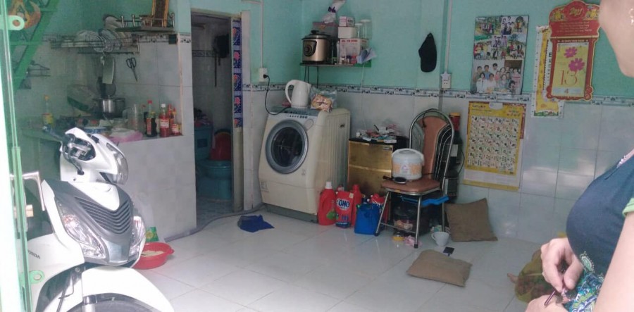 Nhà nguyên căn giá rẻ hẻm 861 Trần Xuân Soạn, 2 lầu, Gía 1,950 tỷ