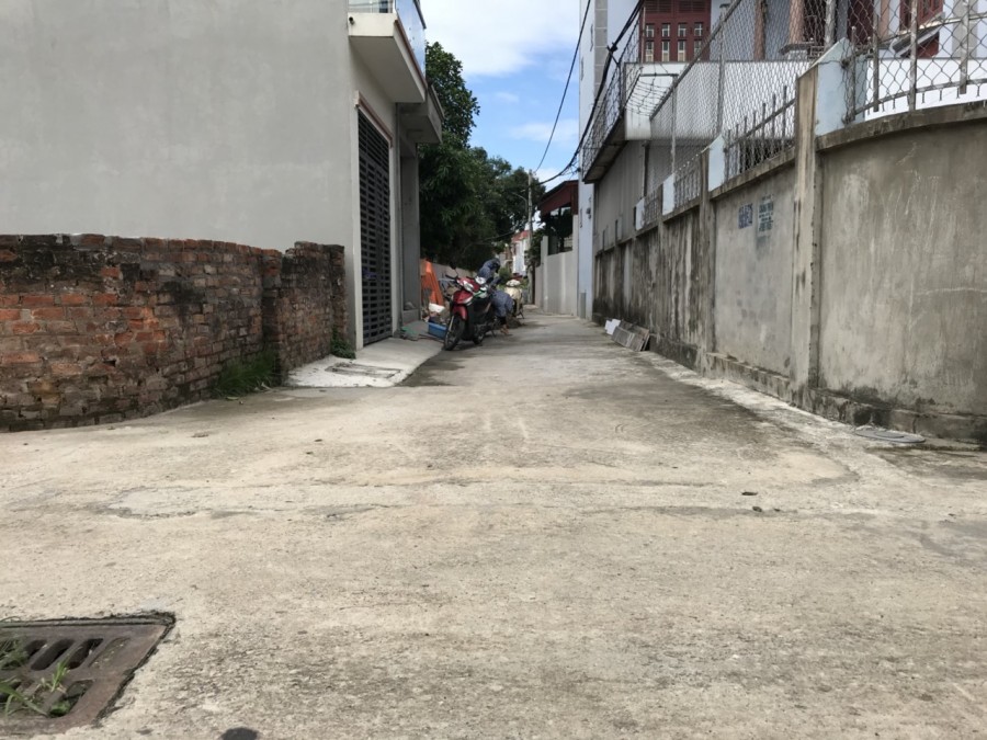 Chủ gửi bán 62.5m2 (6,25 x 10) bìa làng Lương Nỗ,Tiên Dương, Đông Anh. Ô tô đỗ cửa, giá công nhân. LH: Em Thắng