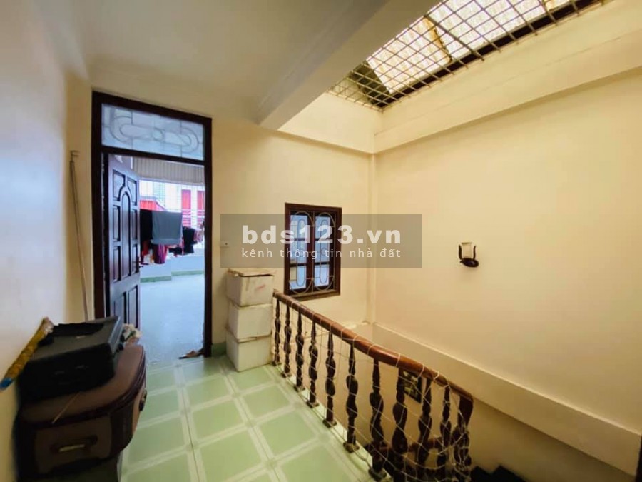 Bán Nhà Trung Kính 55m 5T, MT 4m, Chỉ 6.5 Tỷ.