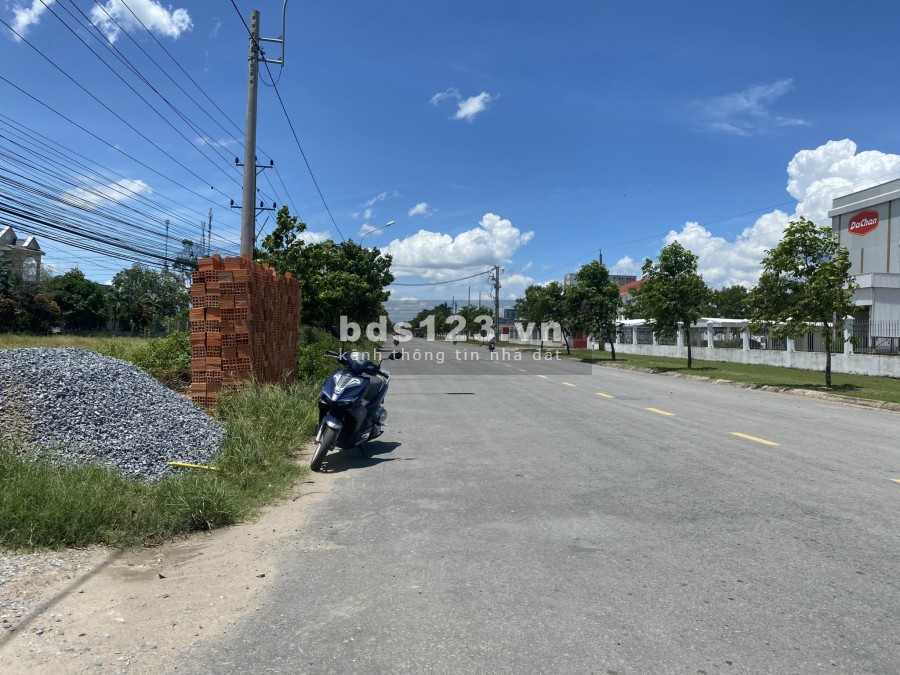 Đất Lớn 2000m2 Full Thổ Trên Đường Nguyễn Trung Trực, giá 11 triệu/m2