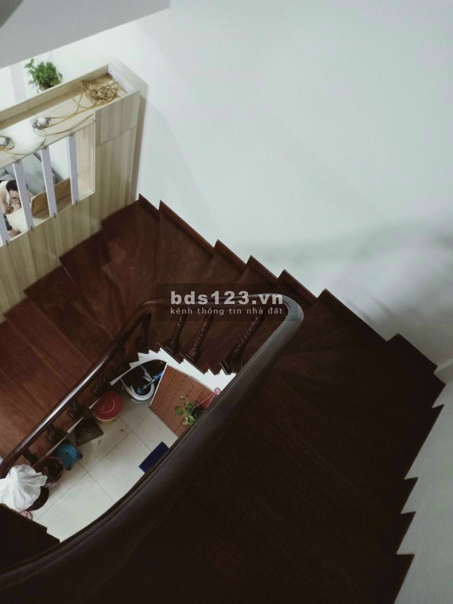 Bán nhà mặt phố Quyết Thắng, ph Bình Hàn, TP HD, 62m2, mt 5.94m, 3 tầng, 4 ngủ, KD tốt
