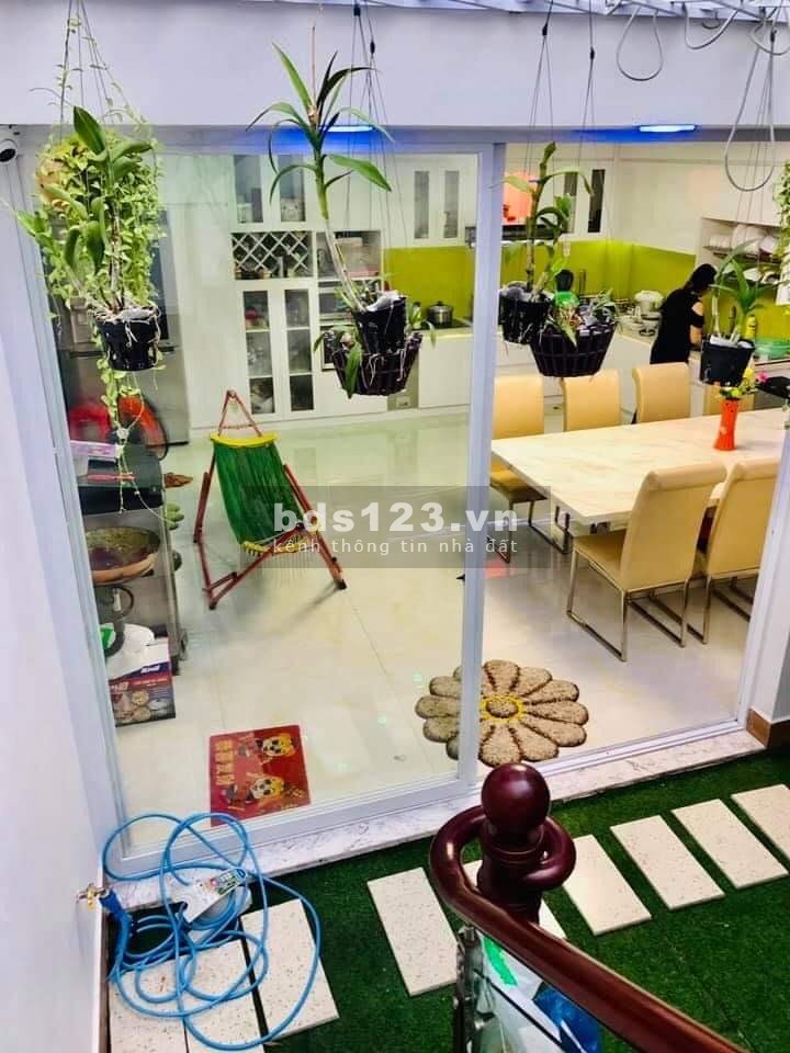 Bán nhà hẻm xe hơi đường Lý Tuệ, dt 4.8M*11M, giá 4.15 tỷ hẻm thẳng 1 set