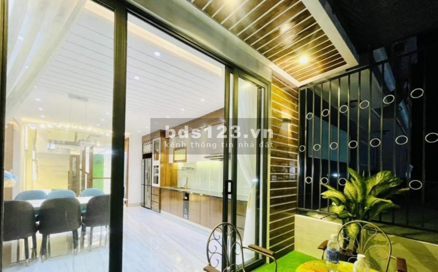 Bán nhà phố đẹp Đường Lê Đức Thọ, phường 13, Quận Gò vấp