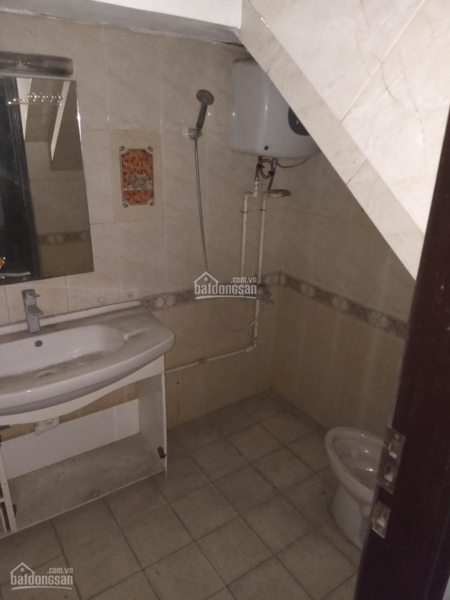 Chính chủ bán nhà biệt thự 3 tầng có sổ đỏ, mặt phố Giải Phóng, Hoàng Mai