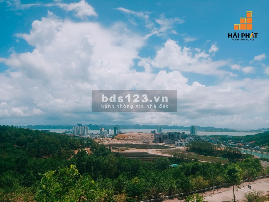 Biệt thự Hạ Long trên đồi tựa sơn hướng biển
