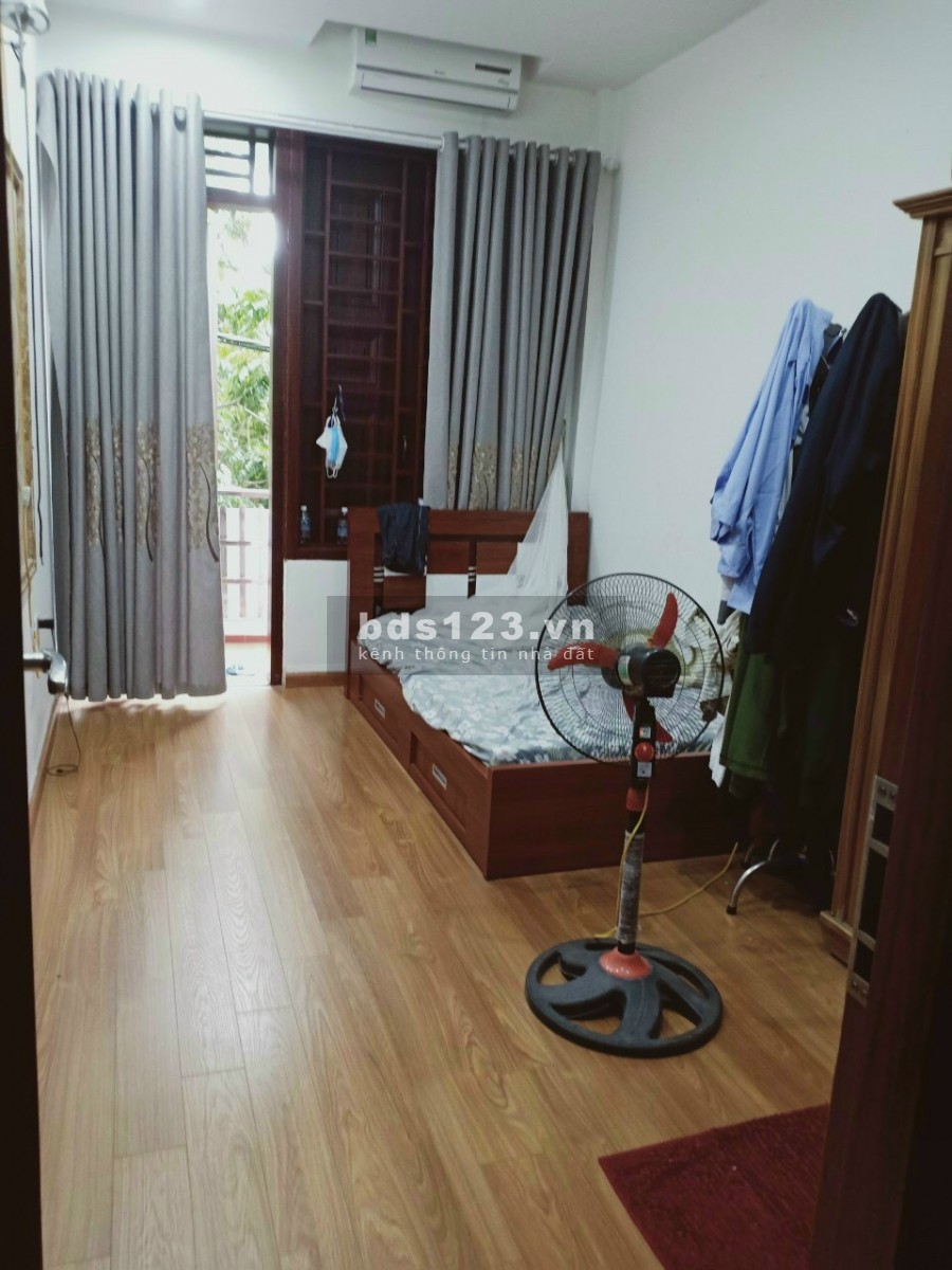 Bán nhà mặt phố Quyết Thắng, ph Bình Hàn, TP HD, 62m2, mt 5.94m, 3 tầng, 4 ngủ, KD tốt