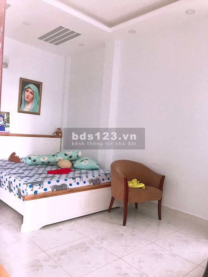 Hạ chào 600 triệu còn 6.1 Tỷ, HXH Lê Trọng Tấn, dt 55m2, 5 tầng, đúc Thật, 5 phòng ngủ (PN)