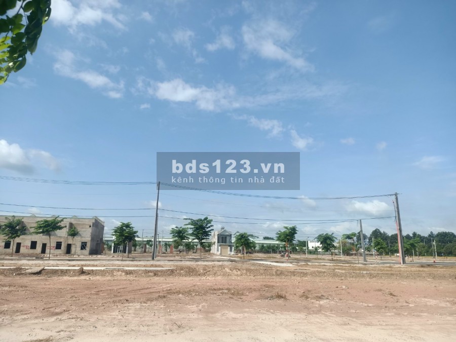 Chủ ngộp cần bán lô đất ngay Mặt tiền QL13 và DH515. Cách KCN Bàu Bàng 1km giá đầu tư