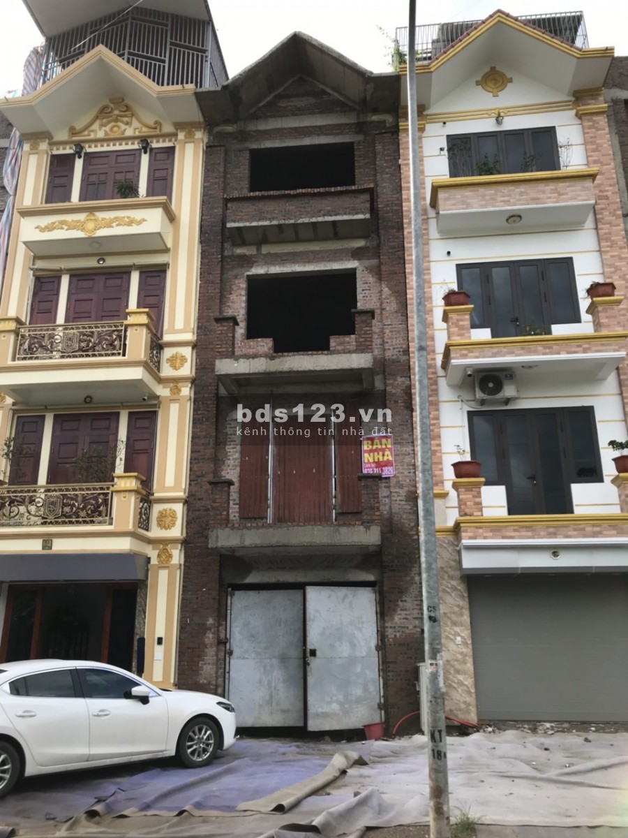 Liền kề KĐT Lộc Ninh Chúc Sơn, Chương Mỹ. Mặt sau thoáng Vĩnh Viễn