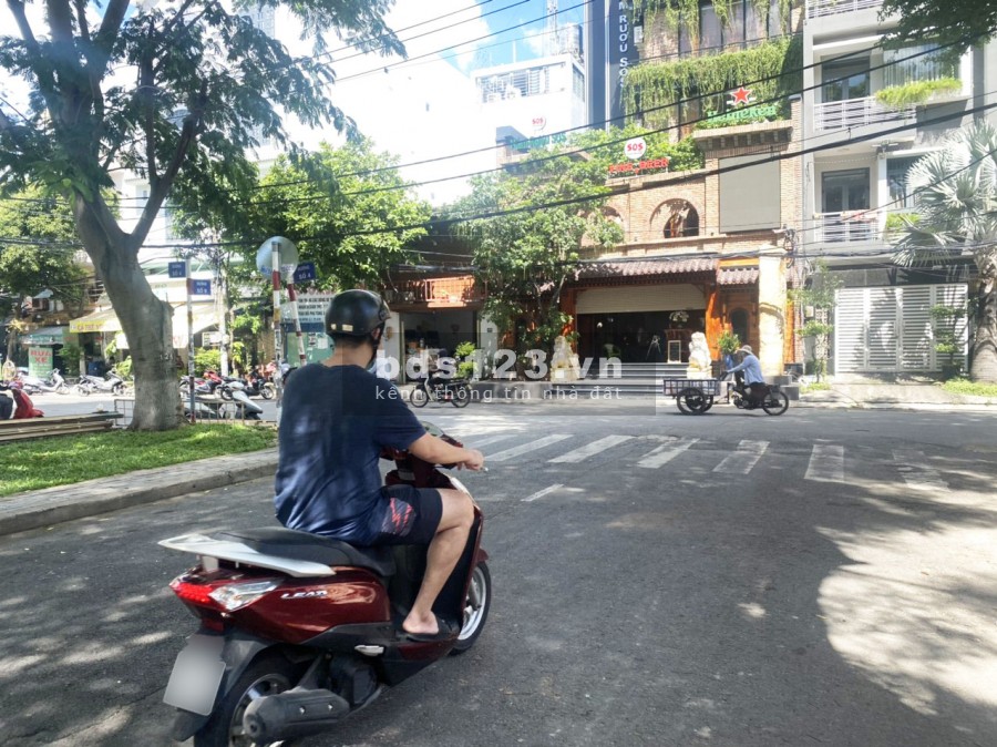 Bán nhà 1 lầu ngay mặt tiền chợ Tân Quy, đường số 15, phường Tân Quy, Quận 7
