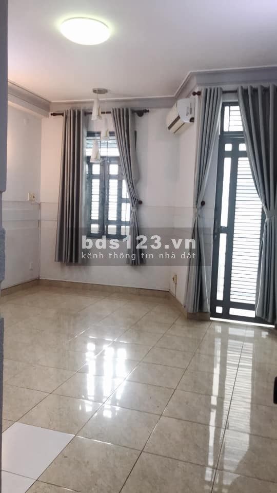 31m2 Quận 1 đường Tôn Thất Tùng 4 tầng kiên cố, hẻm 8m Ô tô đổ cổng, giá 6.6 tỷ