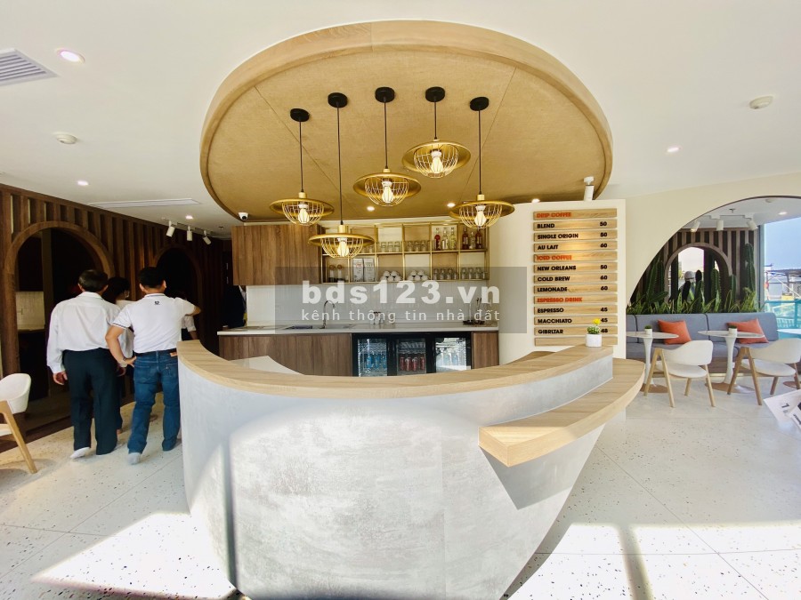 Shophouse 2 mặt tiền đường lớn, nằm trong khu dân cư 10000 dân nội khu