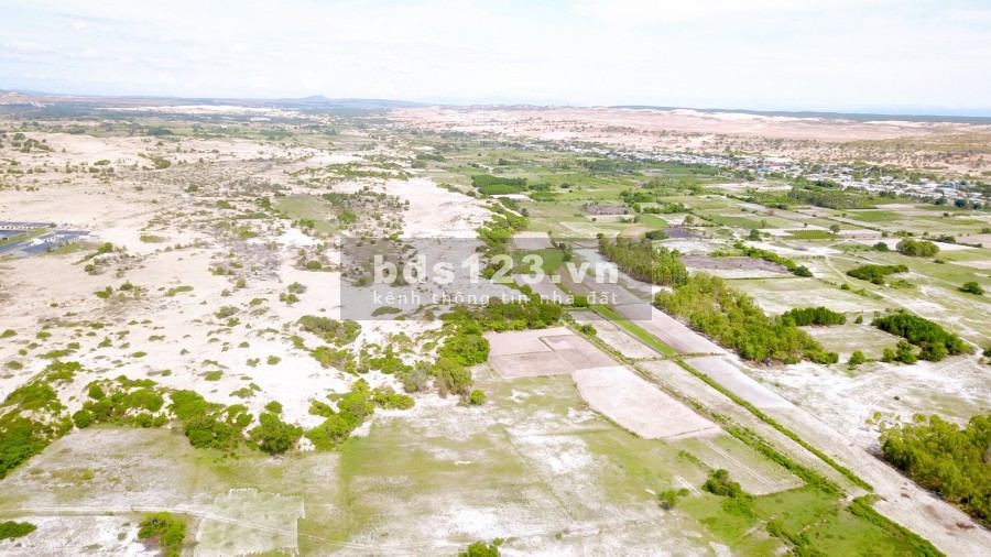 Đất biển TMDV xã biển xã Hòa Thắng, 300m2 giá chỉ từ 600tr, sổ hồng có sẵn