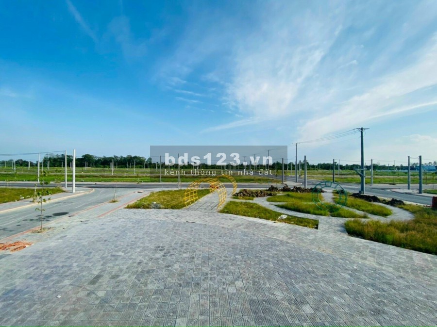 Cần ra đi cặp nền vị trí quá ư là đẹp mà giá thì quá là rẻ, dt 80m2 (5x16)