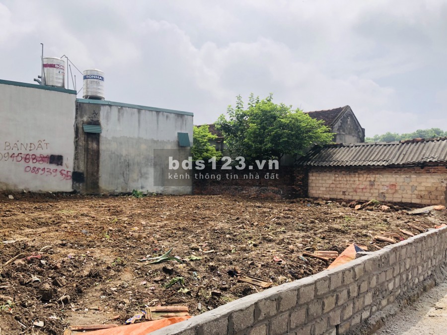 Cần bán gấp mảnh đất 169m full thổ cư tại Hà Nội, khu dân cư
