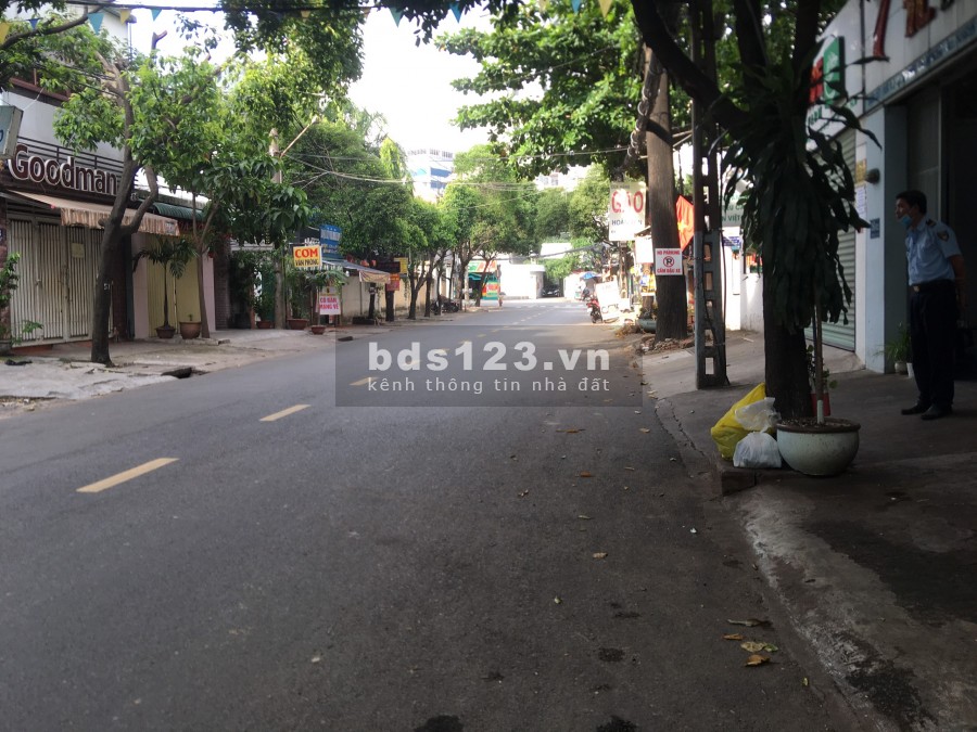 Nhà cho thuê MT Cửu Long, phường 2 Tân Bình.5x28m trệt 2 lầu ( trệt trống suốt - cầu thang cuối nhà )
