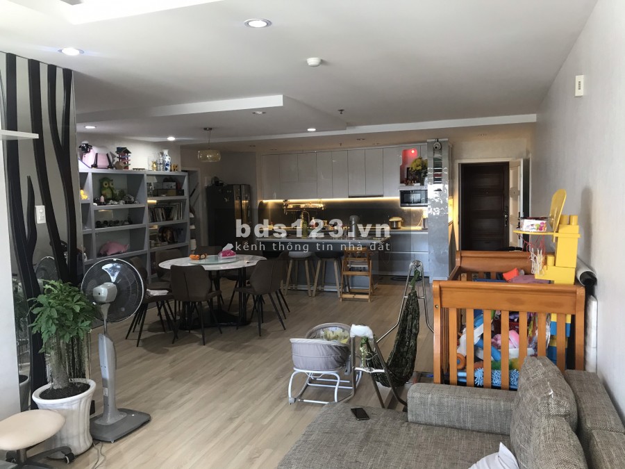 Bán nhanh căn hộ cao cấp Giai Việt Quận 8, giá bán 3/7 tỷ, liên hệ chính chủ